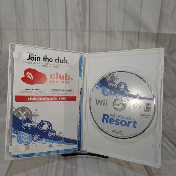 Nintendo Wii Sports Resort Sports &  Fighting Video Game CD for Nintendo Wii CIB - Picture 4 of 9